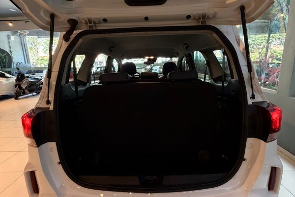 WhatsApp Image 2025-12-10 at 16.45.49